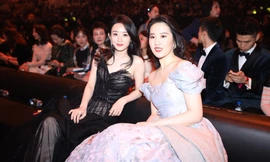 Lưu Diệc Phi ‘phát tướng’, bị Triệu Lệ Dĩnh lấn át về cả sắc lẫn vóc