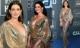 Anne Hathaway diện mốt không nội y trên thảm xanh sau vài tuần sinh con