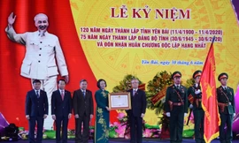 Thường trực Ban Bí thư trao Huân chương Độc lập hạng Nhất cho tỉnh Yên Bái