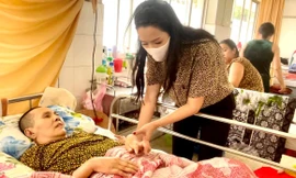 Trịnh Kim Chi tiết lộ tình hình sức khỏe nghệ sĩ Hoàng Lan và kêu gọi giúp đỡ