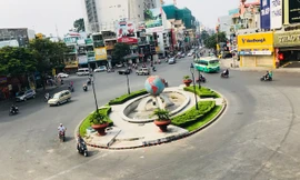 Đường phố Sài Gòn yên ắng sáng mùng một Tết