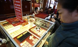 Chuyên gia vàng: Cẩn trọng giá đang sốt ảo