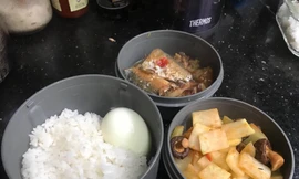 Thay vì ra ngoài ăn, dân văn phòng mang cơm trưa mùa dịch Covid-19