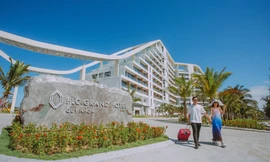 Du lịch nội địa lại cháy phòng, khách rộn rã săn tour chào hè 