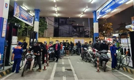 Kịch bản nào cho giá xăng chiều nay: Có tăng đến 3.000 đồng/lít?