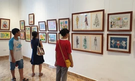 Cùng 40 hoạ sĩ nhí ‘đam mê trên từng nét vẽ’