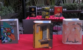 Cận cảnh cuốn từ điển dát vàng đầu tiên ở Việt Nam