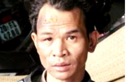 Dùng xăng đốt vợ vì tội 'thiếu tôn trọng'