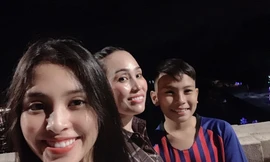 Tiểu Vy và em trai đi xem bắn pháo hoa, Huyền My quây quần bên gia đình đêm 30