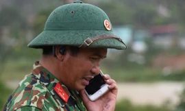 “Cả ngày họ đi cứu dân, có người chưa kịp ngủ” 