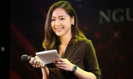 Cô gái tặng hoa cho Tổng thống Mỹ Trump làm MC cho VTV: “Sẽ tiếp tục giảm cân để lên hình đẹp hơn“.