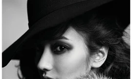 ‘Búp bê xứ Hàn’ gợi cảm ‘chết người’