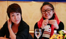 Uyên Linh, Mai Hương xinh tươi giữa trời đông Hà Nội