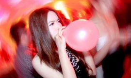 Giới trẻ Việt đang chạy theo mốt 'tàn phá não bộ'?