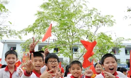 Hà Nội: Trường tiểu học Hạ Đình nhận bằng đạt chuẩn Quốc gia