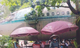 Boeing 707 làm quán cóc