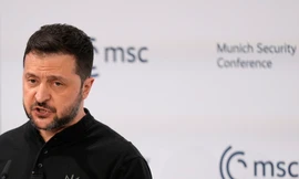 Tổng thống Ukraine Volodymir Zelensky phát biểu tại Hội nghị an ninh Munich ngày 15/2. (Ảnh: AP)