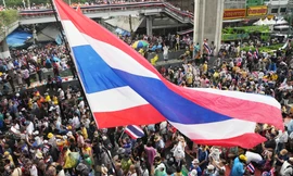 Đám đông biểu tình tại Bangkok ngày 28/6. (Ảnh: AP)