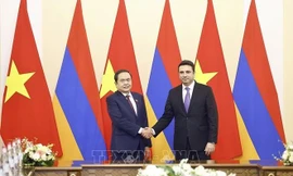 Chủ tịch Quốc hội Trần Thanh Mẫn trong cuộc gặp hẹp Chủ tịch Quốc hội Armenia Alen Simonyan. (Ảnh: TTXVN)
