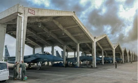 Cảnh báo điểm yếu chết người của hệ thống nhà chứa máy bay Mỹ