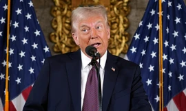 Ông Trump phát biểu trong cuộc họp báo ở Mar-a-Lago ngày 7/1. (Ảnh: AP)