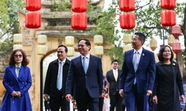 Bộ trưởng Ngoại giao Việt Nam và Thái Lan cùng thưởng thức cà phê Việt, thăm Hoàng Thành