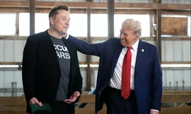 Ông Trump và tỷ phú Elon Musk trong một sự kiện vào tháng 10/2024. (Ảnh: AP)