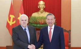 Tổng Bí thư Tô Lâm tiếp nhà sáng lập kiêm Chủ tịch điều hành Tập đoàn FedEx Frederick W.Smith. (Ảnh: TTXVN)