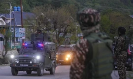 Lực lượng an ninh Ấn Độ hiện diện gần khu vực xảy ra vụ tấn công ngày 22/4. Ảnh: AP