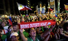 Đông đảo người biểu tình tập trung tại sự kiện chào mừng sinh nhật cựu Tổng thống Rodrigo Duterte ở Davao ngày 28/3. (Ảnh: Reuters)