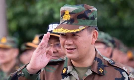 Thủ tướng Campuchia thăm lực lượng tuyến đầu