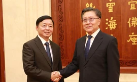 Phó Thủ tướng Trần Hồng Hà hội kiến Phó Ủy viên trưởng Nhân đại toàn quốc Trung Quốc Vương Đông Minh. Ảnh: Mofa