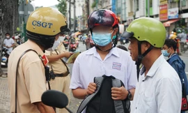 TPHCM: Xử phạt phụ huynh giao xe máy cho con chưa đủ tuổi cầm lái