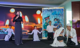 Những mất mát trong đại dịch COVID-19 gây xúc động tại Ngày thơ Việt Nam ở TPHCM