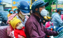 Vật vã vượt 'ma trận' ùn tắc để trở lại TPHCM sau nghỉ lễ