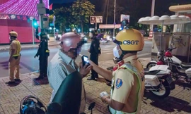 Bị CSGT phạt kịch khung vì nồng độ cồn, tài xế phân trần nhà gần... chỗ nhậu