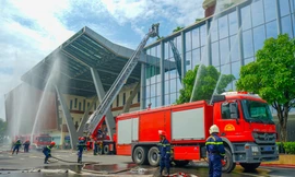 Hơn 1.000 người tham gia diễn tập chữa cháy tại bệnh viện