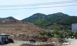 Nổ mìn phá đá ngay cạnh khu dân cư