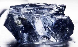 Kim cương xanh cực hiếm hơn 200 tỷ đồng