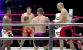Trận đấu MMA có một võ sĩ so tài với 3 đối thủ