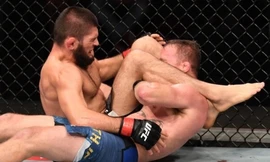 5 màn khóa siết MMA hay nhất trong tháng 10