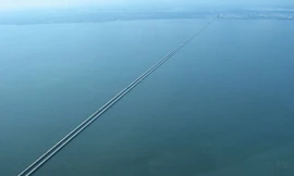 Cây cầu vượt biển dài nhất thế giới ở Mỹ