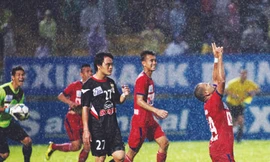 Không làm bóng đá kiểu rải tiền