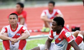 Cầu thủ Việt cầm đồ chờ thưởng Tết