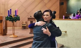 Đàm Vĩnh Hưng chia sẻ clip xúc động trong lễ giỗ đầu cố nghệ sĩ Chí Tài ở Mỹ