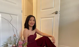 Hồng Đào đăng ảnh vai trần gợi cảm, xuân sắc đón Noel nhận nhiều lời khen 