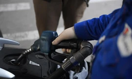 Một số cây xăng chỉ bán 30.000 đồng mỗi xe, bao giờ hết cảnh nhỏ giọt?