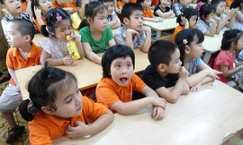 Trẻ nông thôn có cần học chữ trước đâu?