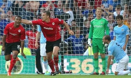 Man City thua muối mặt Cardiff