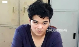 Đối tượng Khơi tại cơ quan điều tra. Ảnh: hungyentv.vn.